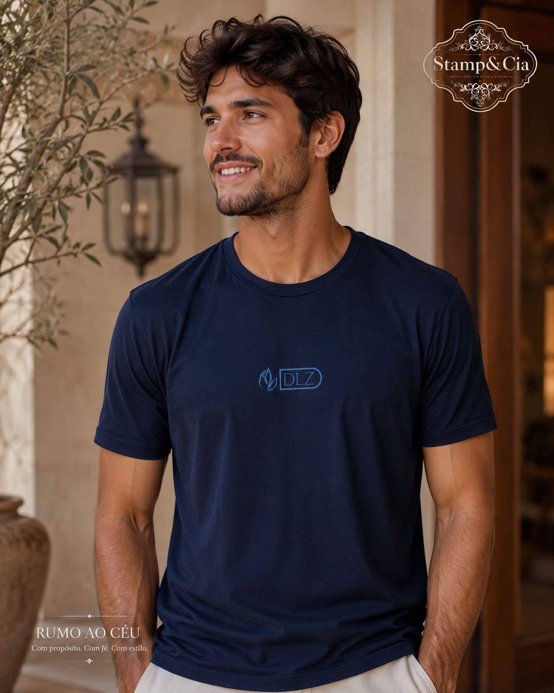 Camiseta Azul Marinho Estampa Central